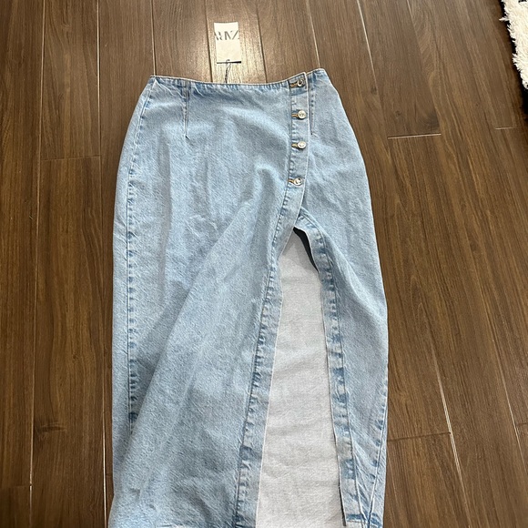 Zara side buttons denim skirt - Picture 4 of 8